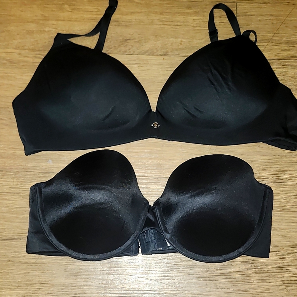 2 BRAS one strapless Like New